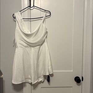 NWT Lulu’s romper, size L